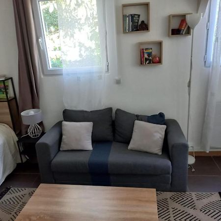Maisonnette Au Calme Gennevilliers Kültér fotó