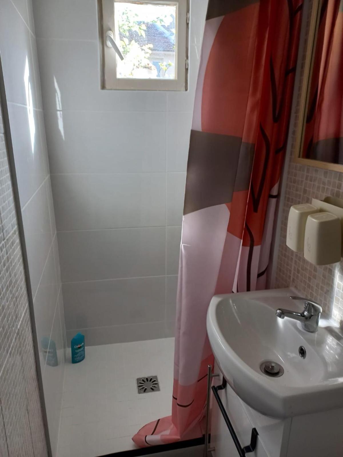 Maisonnette Au Calme Gennevilliers Kültér fotó