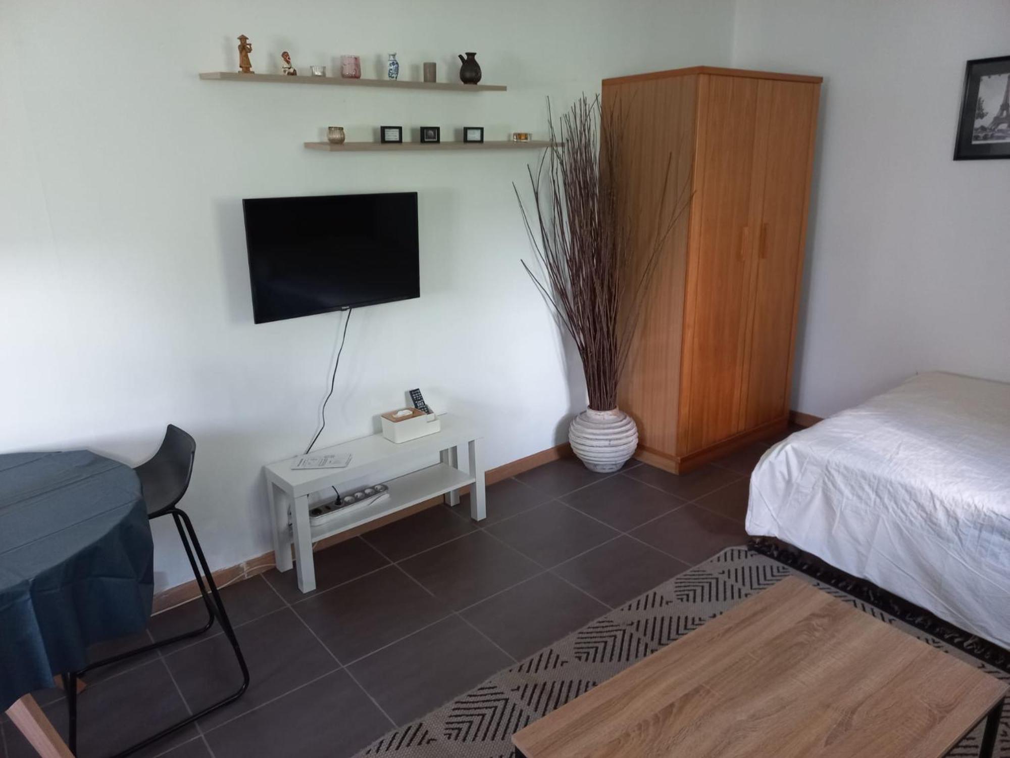 Maisonnette Au Calme Gennevilliers Kültér fotó