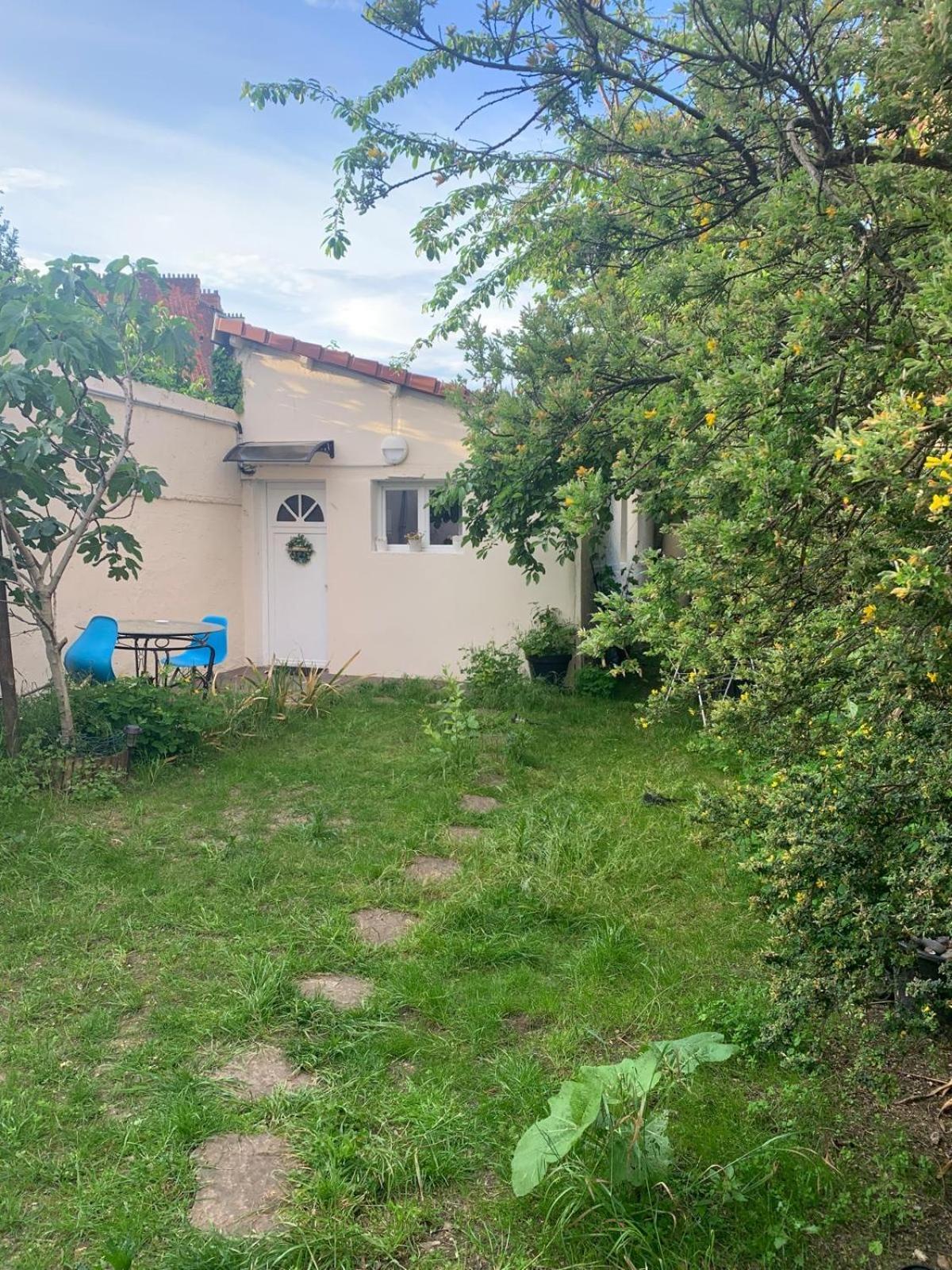 Maisonnette Au Calme Gennevilliers Kültér fotó